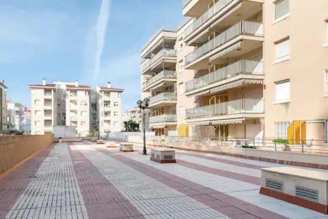 Sea Front Apart. 2 Pools / 1ª Linea. 2 Piscinas Appartement Segur de Calafell Buitenkant foto